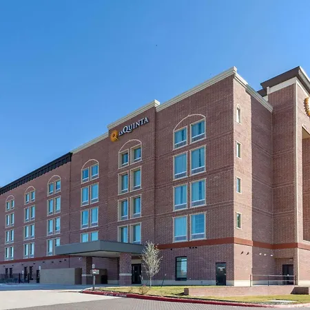 La Quinta Inn & Suites By Wyndham Dallas - Frisco Stadium